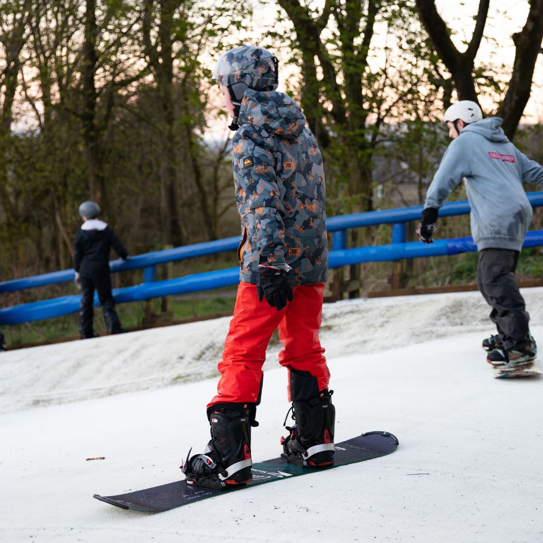 Ski Rossendale Man snowboarding, family activities in Rossendale